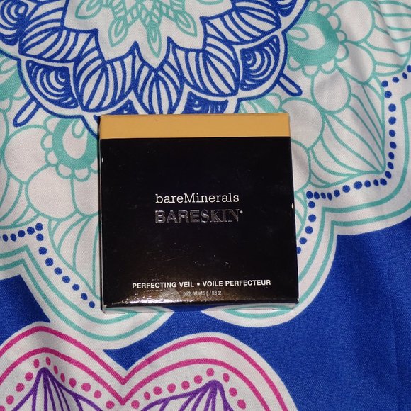 bareMinerals BareSkin Perfecting Veil, Tan to Dark - Picture 3 of 3